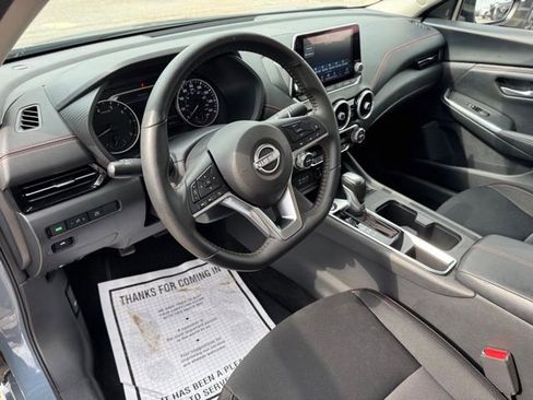 Used 2025 Nissan Sentra SR FWD image 14