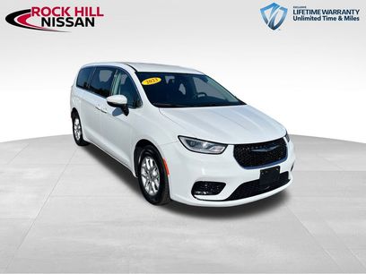 Used 2023 Chrysler Pacifica Touring-L