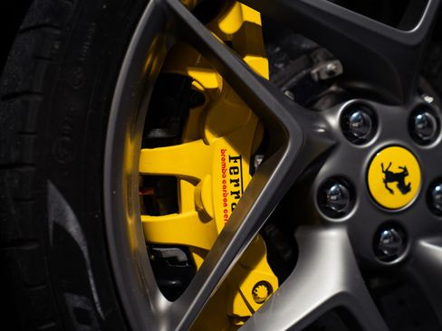 Used 2021 Ferrari F8 Tributo RWD image 9