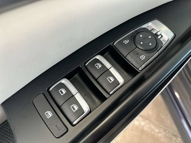 Certified 2024 Kia Carnival LX FWD image 17