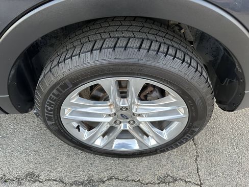 Used 2017 Ford Explorer XLT w/ Equipment Group 202A image 17