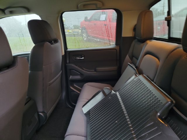 Used 2027 Nissan Frontier SV w/ All-Weather Content Package RWD image 11