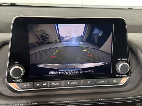 Certified 2025 Nissan Rogue SV w/ SV Premium Package image 21