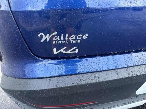 New 2025 Kia K4 LXS image 6