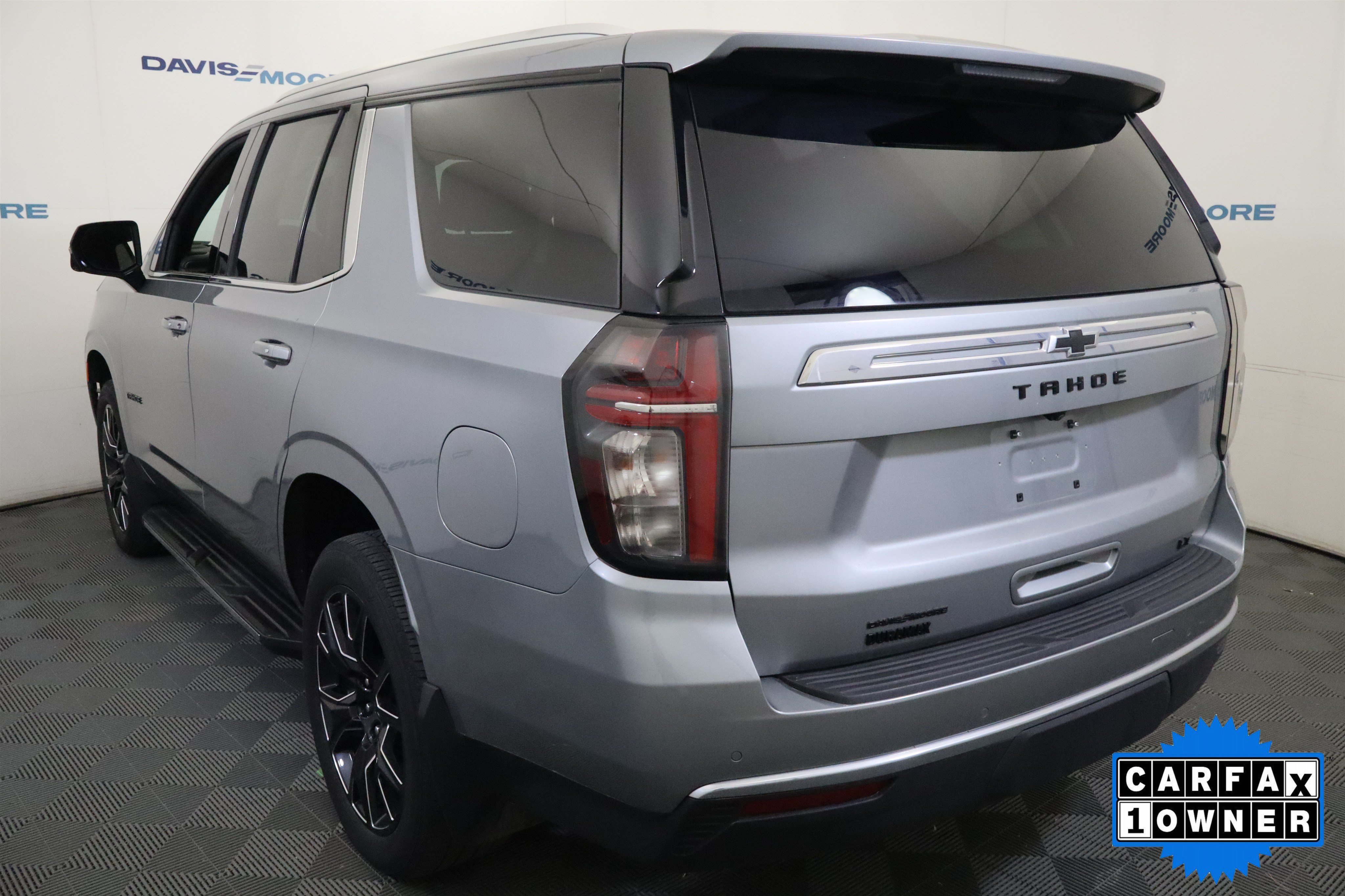 Used 2024 Chevrolet Tahoe LT w/ Luxury Package RWD image 10