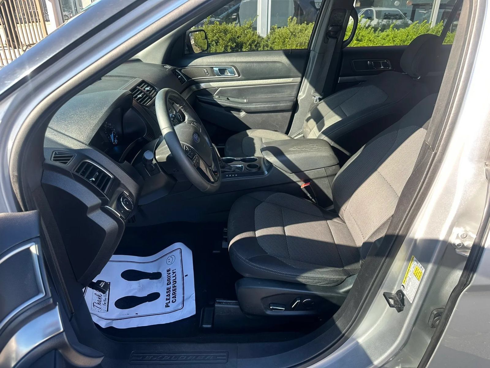 Used 2018 Ford Explorer XLT FWD image 10