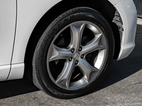 Used 2013 Toyota Venza LE w/ LE Convenience Pkg image 48