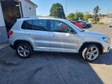 Used 2017 Volkswagen Tiguan Sport image 2