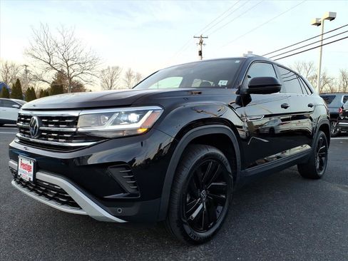 Certified 2023 Volkswagen Atlas Cross Sport SE w/ Black Wheel Package image 2