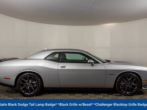 Used 2022 Dodge Challenger R/T w/ Driver Convenience Group image 18