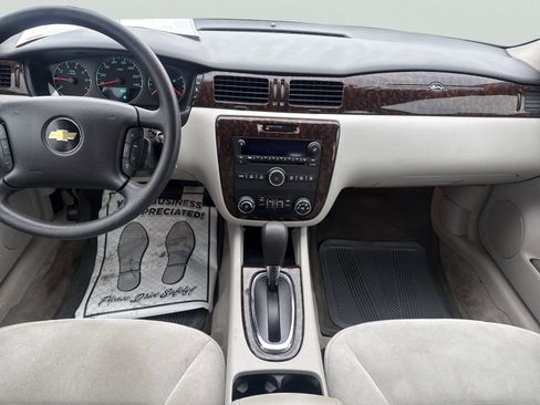 Used 2016 Chevrolet Impala LT image 12