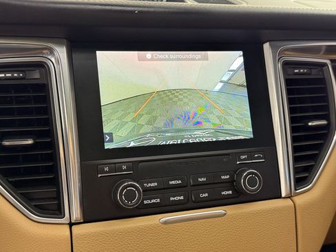 Used 2018 Porsche Macan S AWD/4WD image 19