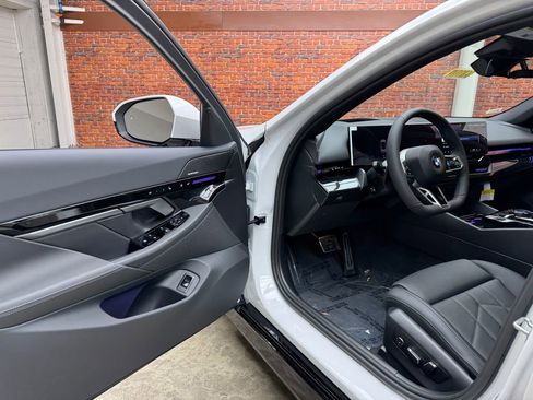 New 2026 BMW 530i xDrive 530i xDrive w/ M Sport Package image 8