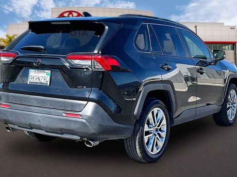 Used 2024 Toyota RAV4 XLE Premium image 11