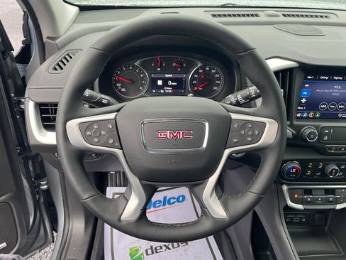 Used 2024 GMC Terrain SLT w/ Infotainment Package II image 12