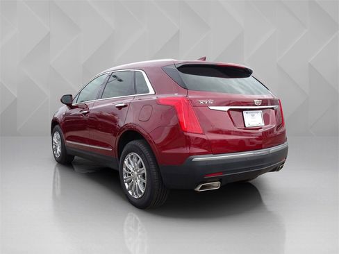Used 2018 Cadillac XT5 Luxury w/ Driver Awareness Package image 3