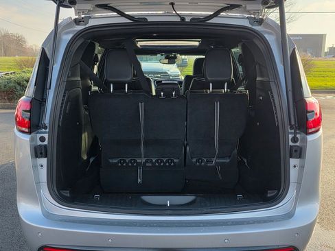 New 2026 Chrysler Pacifica Limited image 34