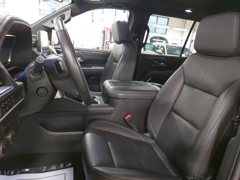Used 2022 Chevrolet Tahoe LT w/ Luxury Package image 17