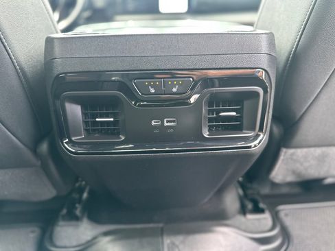 Used 2025 GMC Sierra 2500 AT4 AWD/4WD image 32