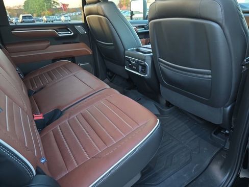 Used 2025 GMC Sierra 2500 Denali Ultimate image 11