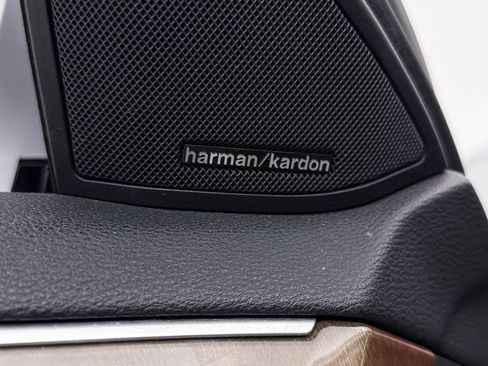 Used 2010 Mercedes-Benz E 350 Sedan image 9