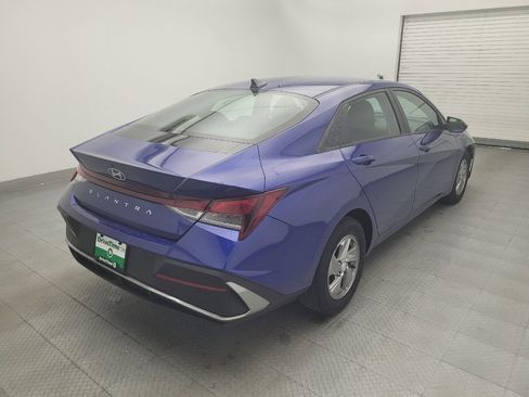 Used 2024 Hyundai Elantra SE FWD image 9