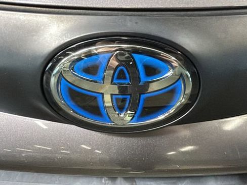 Used 2021 Toyota Sienna LE FWD image 9