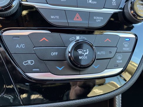 New 2026 Chrysler Pacifica Limited w/ S Appearance Package image 23