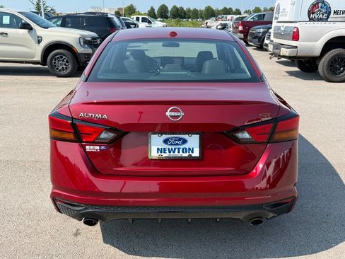 Used 2024 Nissan Altima 2.5 SR w/ SR Premium Package FWD image 35