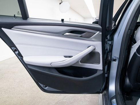 Used 2021 BMW M5 w/ Executive Package image 19