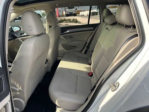 Used 2019 Volkswagen Golf Alltrack SE image 16