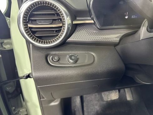 Used 2024 Chevrolet Trax ACTIV w/ Sunroof Package image 19