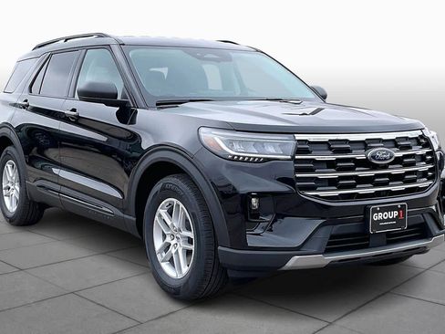 New 2026 Ford Explorer Active w/ Active Comfort Package image 2