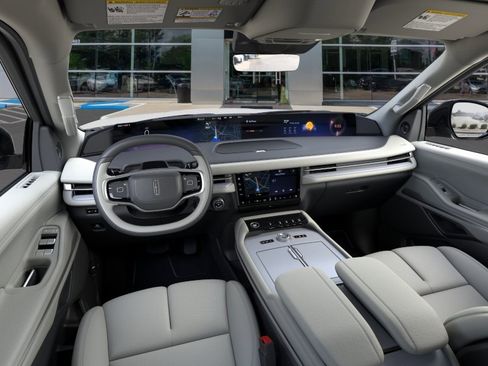 New 2026 Lincoln Navigator L Premier image 9