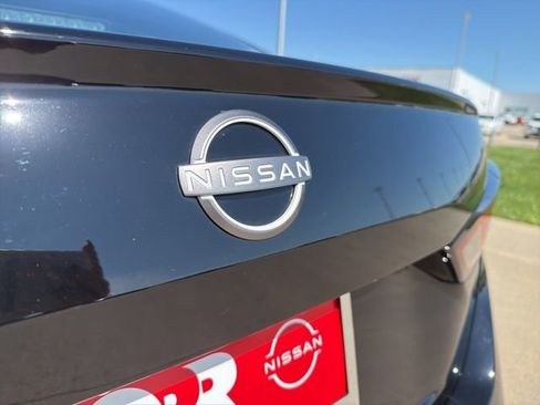 Used 2025 Nissan Altima 2.5 SV FWD image 9