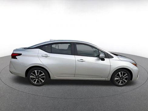 Used 2025 Nissan Versa SV image 16