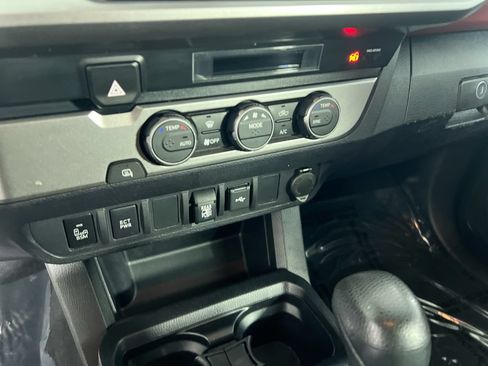 Used 2022 Toyota Tacoma SR5 w/ Technology Package RWD image 20
