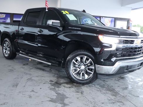 Used 2024 Chevrolet Silverado 1500 LT RWD image 3