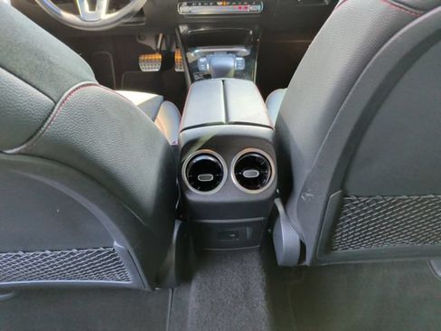 Used 2022 Mercedes-Benz CLA 250 4MATIC image 26