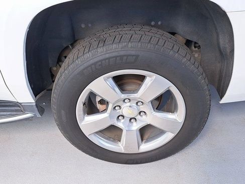 Used 2019 Chevrolet Suburban Premier AWD/4WD image 37