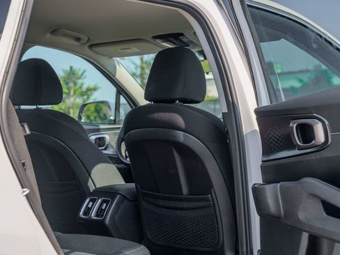 Used 2025 Kia Sorento LX FWD image 14