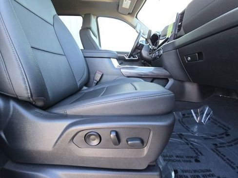 Used 2025 Chevrolet Silverado 3500 LTZ w/ LTZ Plus Package image 21