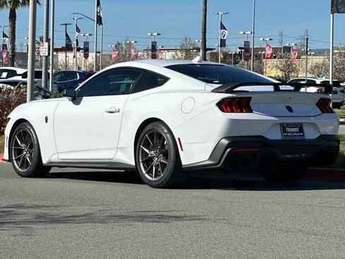 Used 2024 Ford Mustang Dark Horse image 6