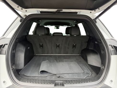 Used 2025 Chevrolet Equinox LT w/ Convenience Package II FWD image 17