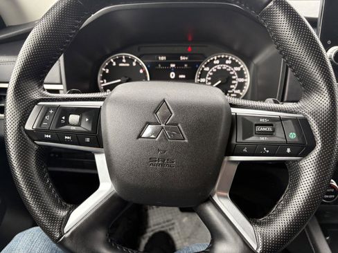 Used 2024 Mitsubishi Outlander SE image 18
