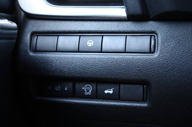 Certified 2025 Nissan Rogue SV FWD image 18