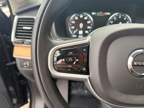Used 2022 Volvo XC90 T6 Momentum w/ Advanced Package image 22