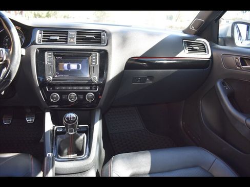 Used 2016 Volkswagen Jetta GLI SEL FWD image 29