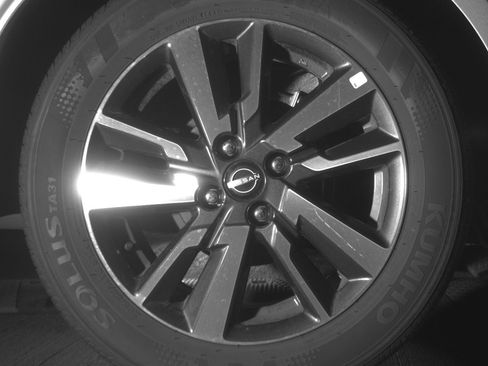 Used 2025 Nissan Versa SV image 15