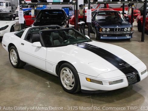 Used 1996 Chevrolet Corvette Coupe image 10